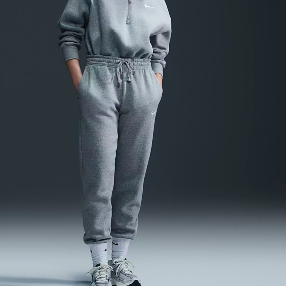 Nike Women's Gray Sweatpants
